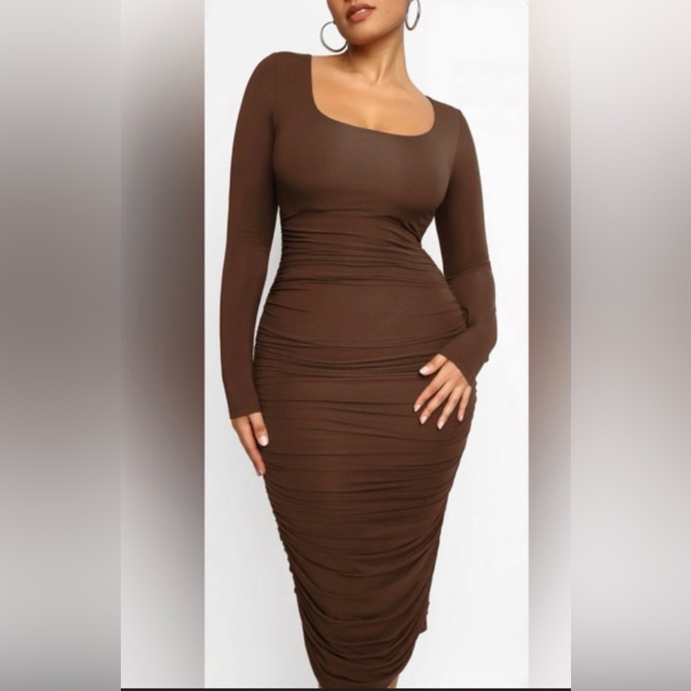 Shapell Built-In 360 Smooth Ruched
Shaping Midi Dress Brown
